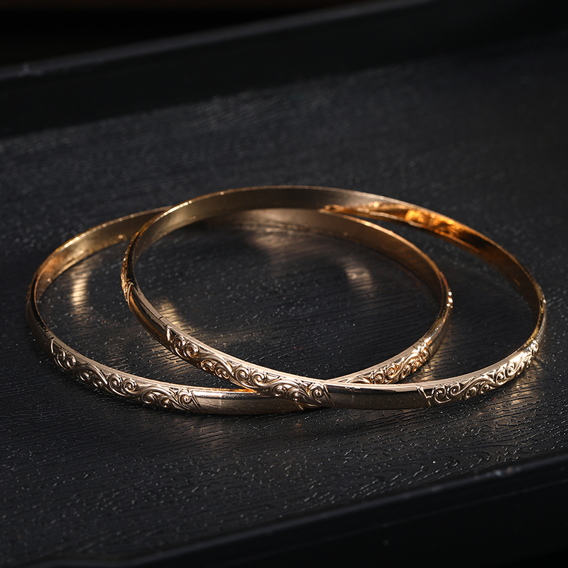 Exquisites Rundes Armband im D – Ethnic Fashion In Dubai Bewertung und Preis