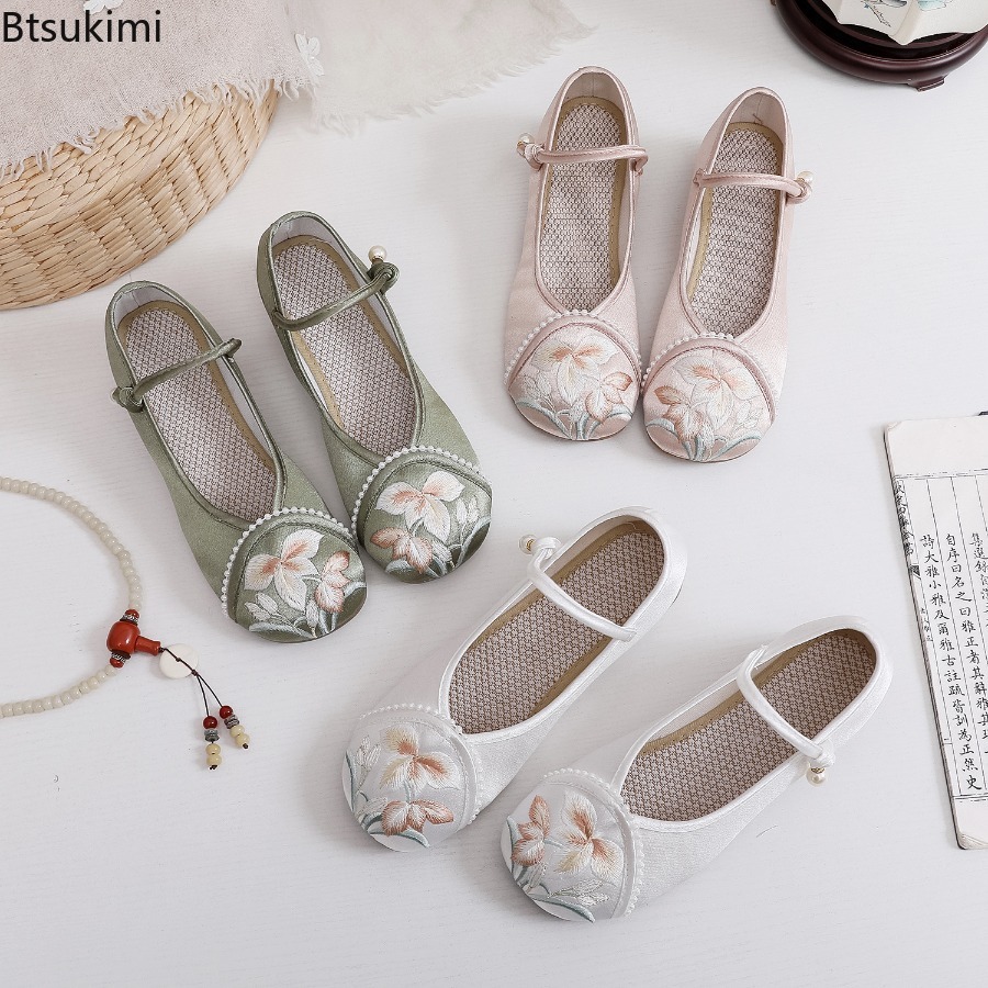 Modische bestickte Damenschuhe – The Ethnic Fashion Bewertung und Preis