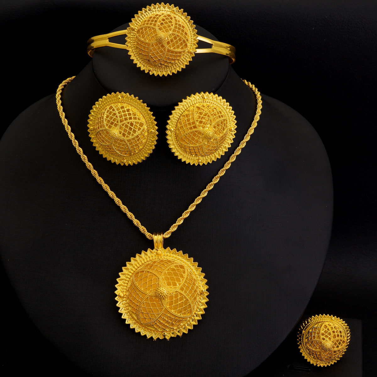 Afrika Dubai Goldene Farbe Sch – Ethnic Fashion In Dubai Bewertung und Preis