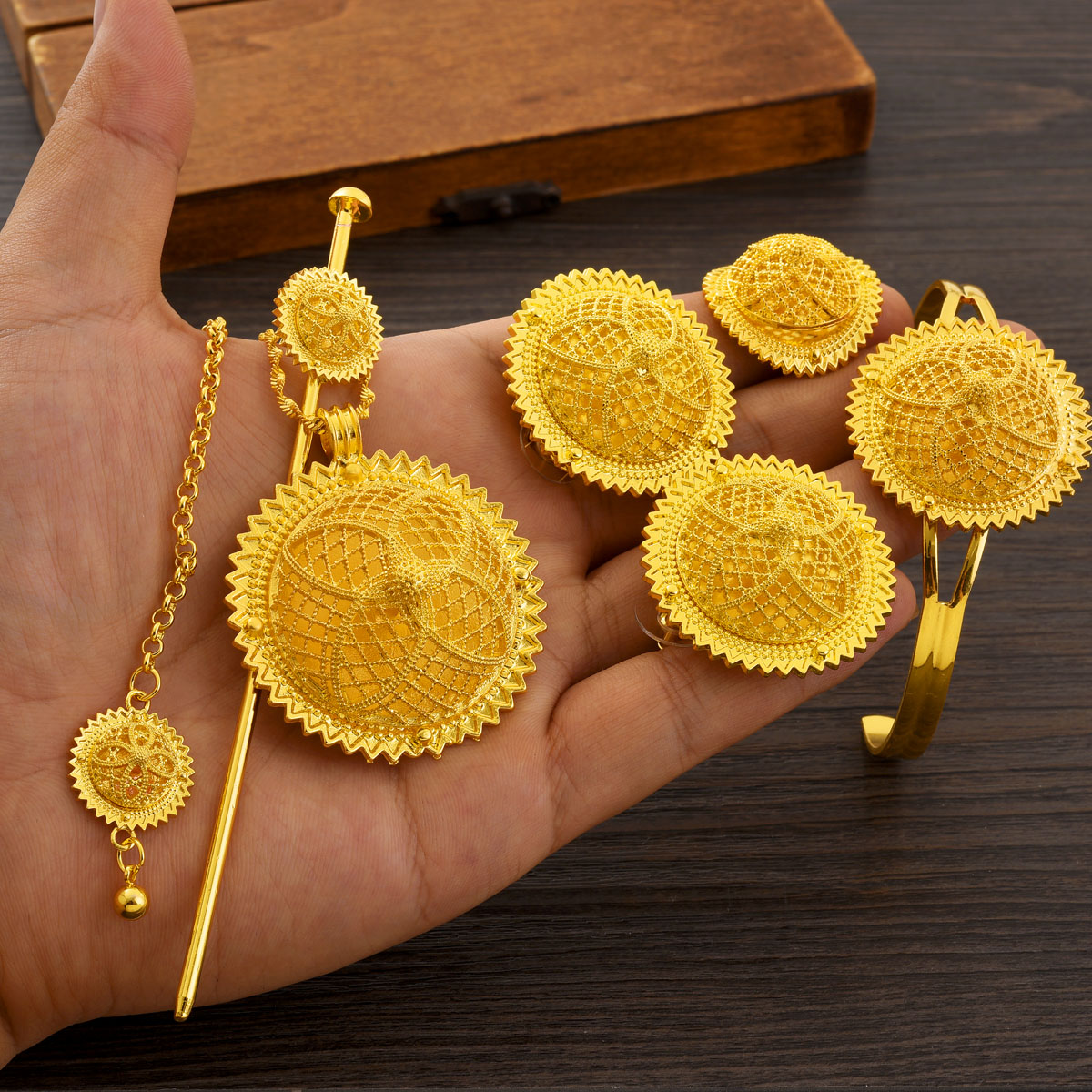 Afrika Dubai Goldene Farbe Sch – Ethnic Fashion In Dubai Bewertung und Preis